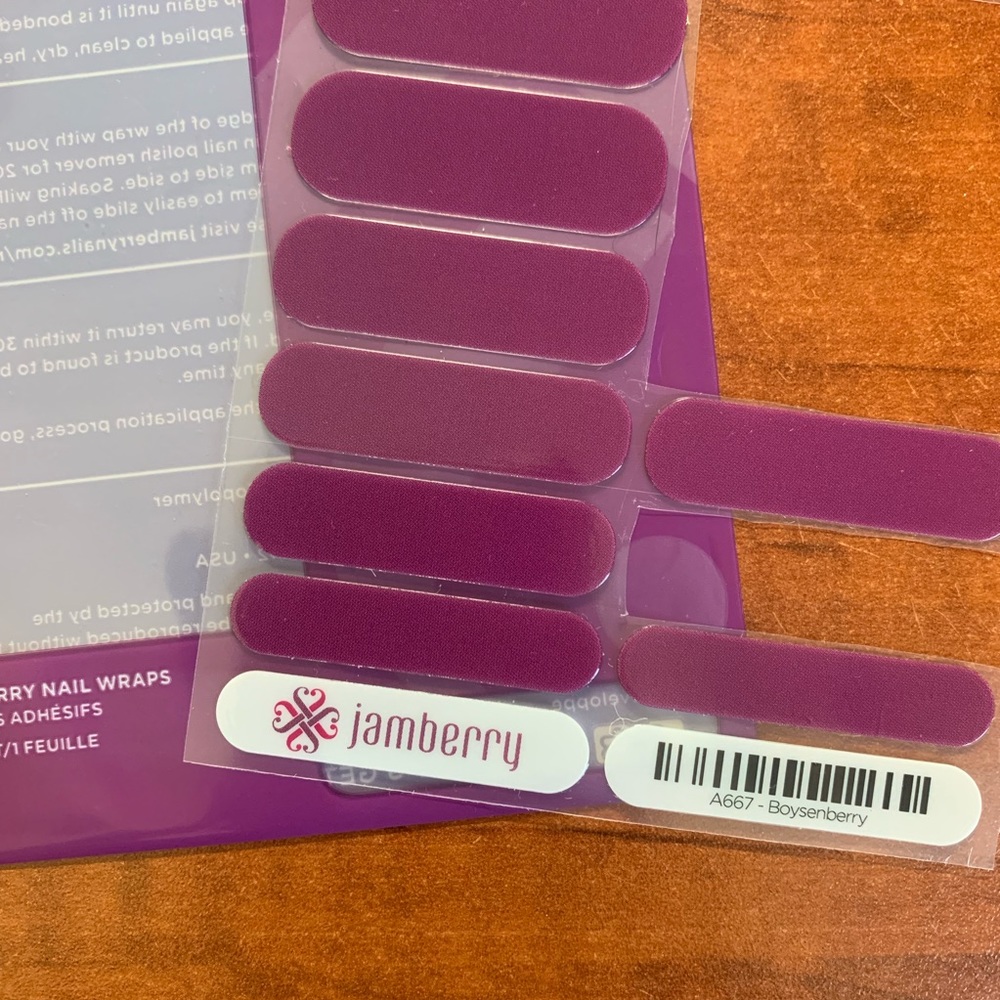 3/$25 Jamberry Boysenberry wrap!!